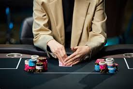 카지노 홀덤 텔(Tell)이란 무엇인가요? 플레이어의 심리를 읽는 기술