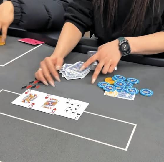 홀덤 승률(Equity)은 어떻게 계산하나요?
